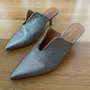 Intentionally Blank Roxa Mule